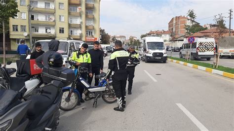 Bandırma'da motosikletin çarptığı 2 kişi yaralandıs